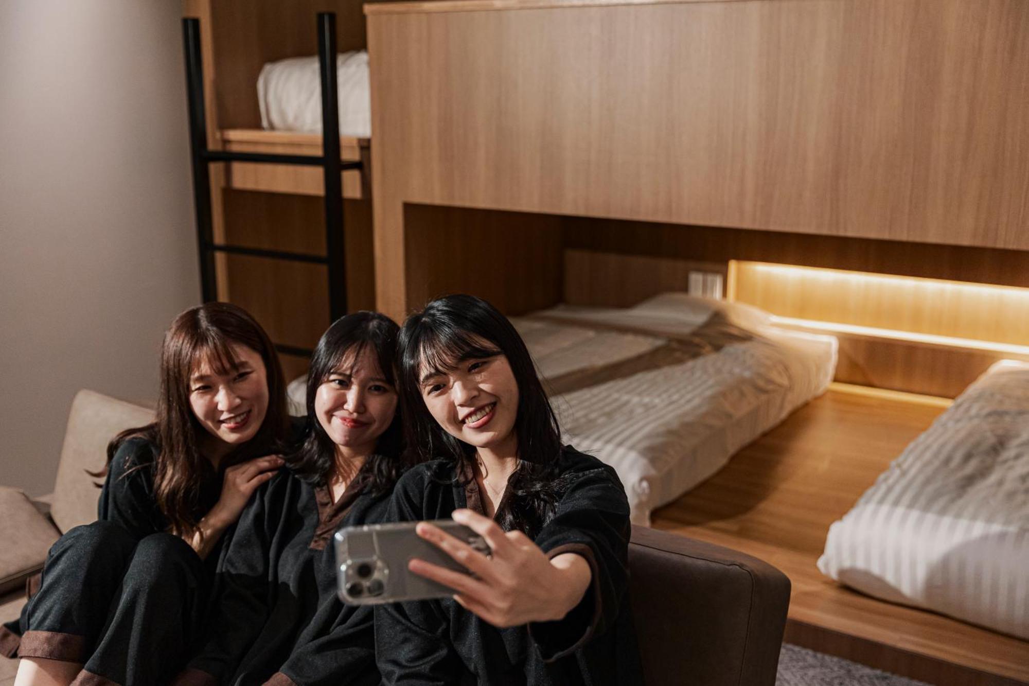 Gems Yufuin Hotel And Spa Cafe Bar Номер фото